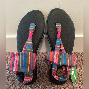 Women’s size 8 Sanük flip flops